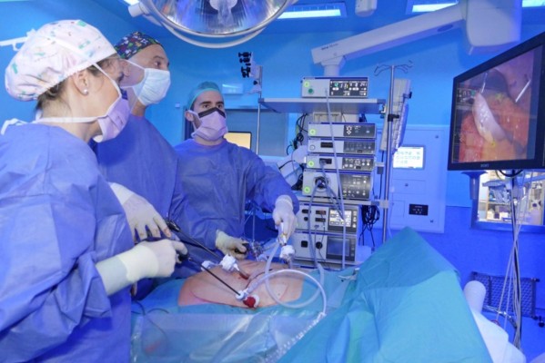 La UJI y el Hospital General mejoran la seguridad en laparoscopias para evitar contagios