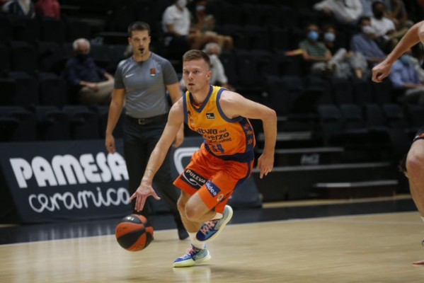 El Valencia busca ante el Bilbao su quinta victoria seguida antes del parón
