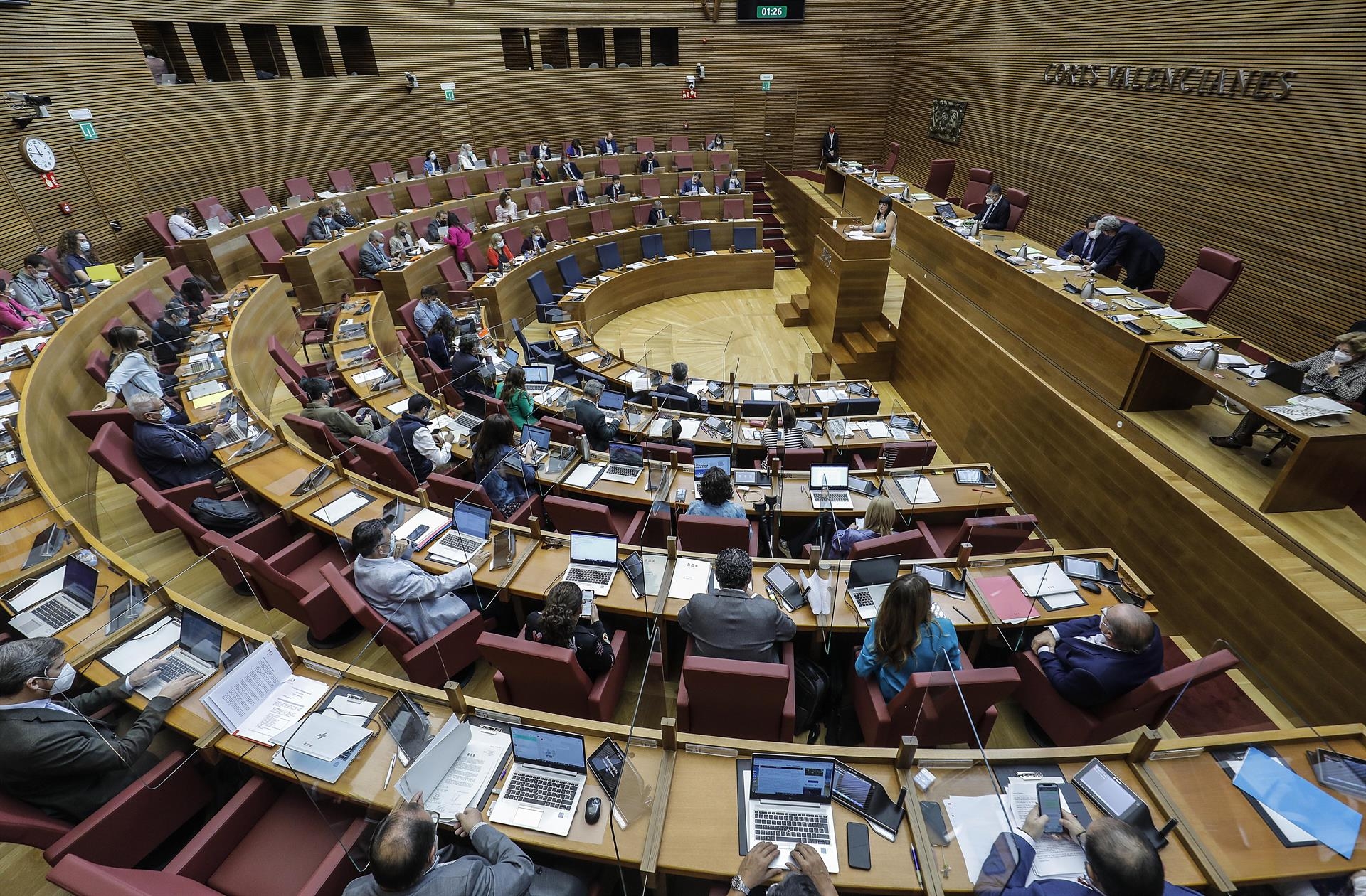 La oposición defiende sus enmiendas a la totalidad a unos presupuestos 