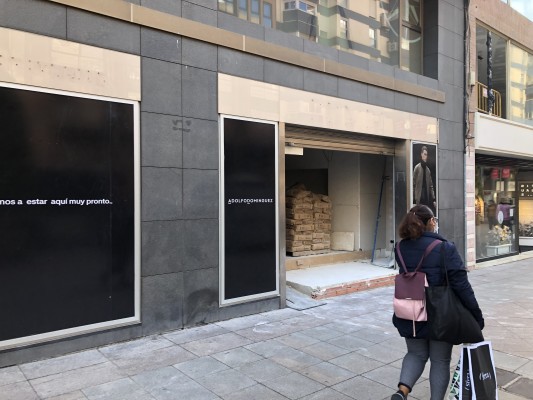Adolfo Domínguez 'salta' a Maisonnave y refuerza la oferta de moda del 'eje prime' en Alicante