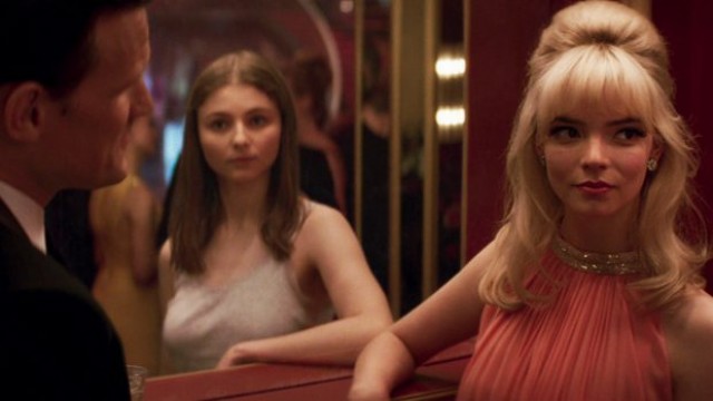 'Última noche en el Soho': Estilizado cuento de espejos macabro (y pop)