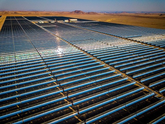 Abengoa cierra la venta de su participación del 40% en la planta termosolar Xina Solar One