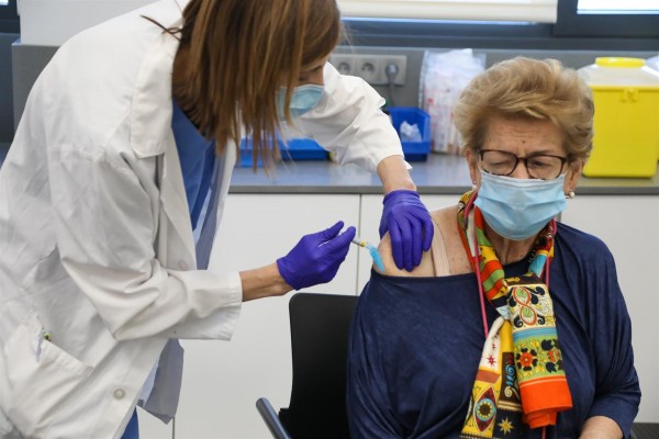 Más de 2,9 millones de españoles ya han recibido la tercera dosis de la vacuna contra la covid