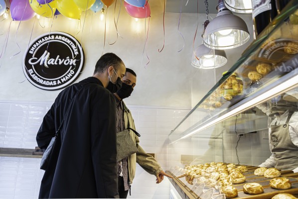 Las empanadas argentinas desembarcan en la calle Hospital de Elche: abre Empanadas Malvón