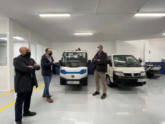 La UTE Elche de limpieza estrena su nueva base auxiliar en Altabix para mejorar su servicio en el barrio