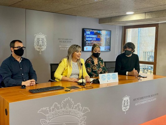 Alicante reactiva la distribución de los bonos gastronómicos tras repartir 5.900 en un día