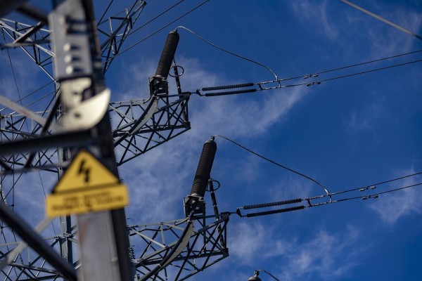 El precio de la luz se dispara un 16,5% este jueves y asciende hasta los 226,94 euros por MWh