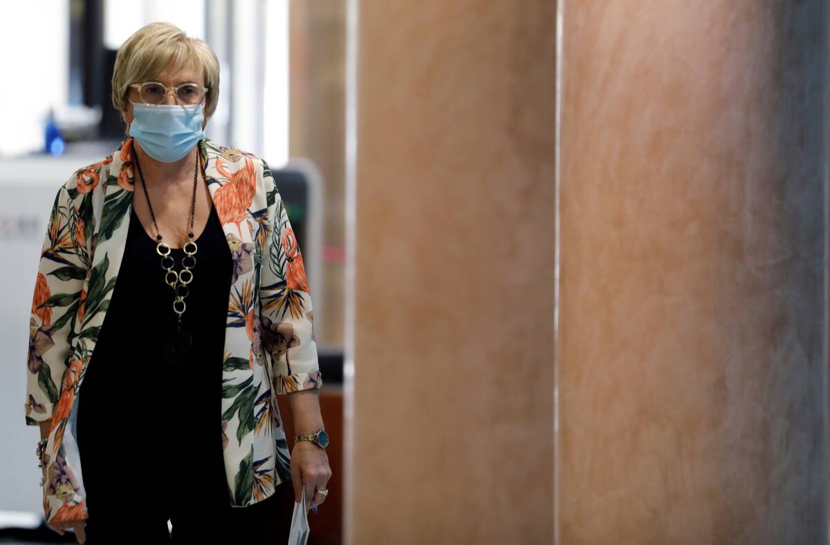 Barceló destaca las 6.000 plazas estructurales que se crearán para aliviar las listas de espera
