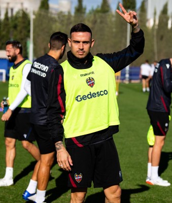 Bardhi y Roger se unen al grupo con el Athletic entre ceja y ceja