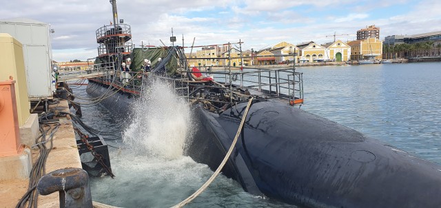 El submarino S-81 supera la cuarta puerta de calidad con el arrancado de sus motores diésel