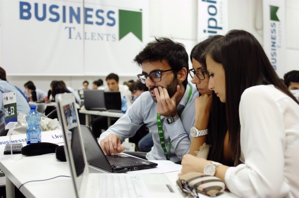 Los universitarios murcianos podrán demostrar su talento empresarial con el concurso 'Business Talents'