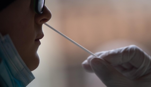 España notifica 4.091 casos y 29 muertes por covid, con la incidencia subiendo hasta los 88 puntos