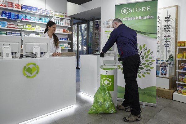 El punto Sigre cumple 20 años en Castellón y crece el reciclaje de medicamentos
