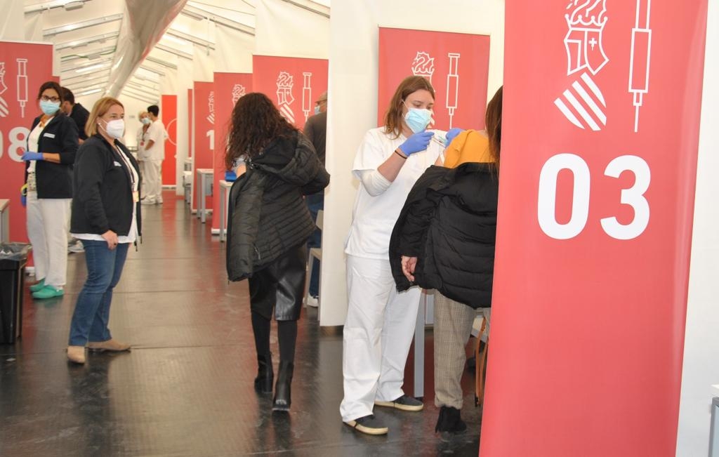 Unas 20.000 personas están citadas a vacunarse con la dosis de refuerzo en el Departament de Castelló