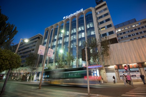 Banco Sabadell convertirá su sede de Óscar Esplá de Alicante en uno de sus tres centros corporativos con 600 trabajadores