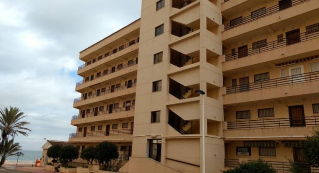 Hacienda rebaja 7.000 euros el piso de 22,5 m2 en Torrevieja que subastó hace seis meses