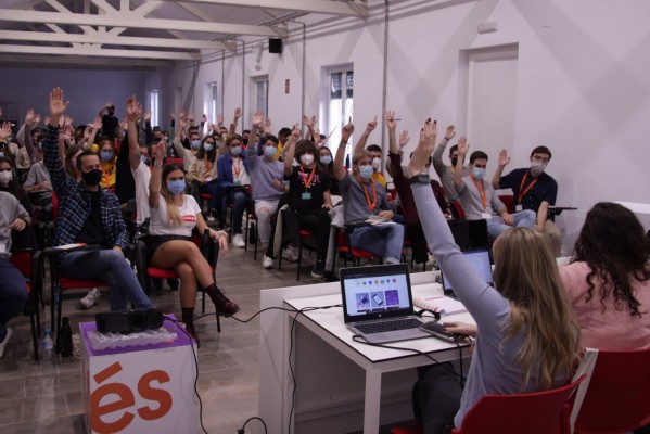 Las juventudes de Compromís celebrarán su congreso el 19 de febrero con la renovación de todos los cargos
