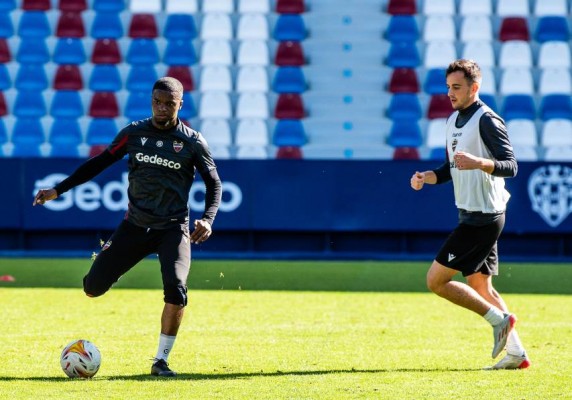 El Levante vuelve al trabajo pendiente de Bardhi, Soldado y De Frutos
