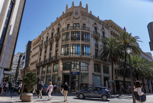 Banco Mediolanum estrena sede: se instala en la antigua territorial de BBVA en València
