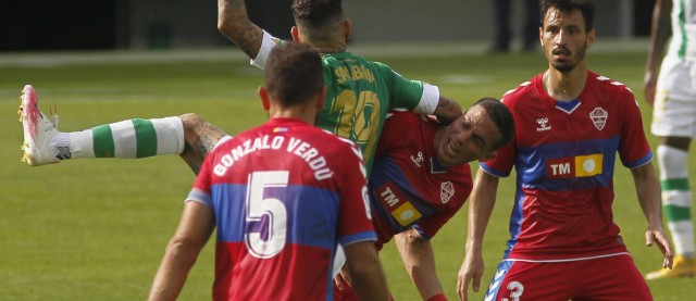 El Betis ganó cuatro y empató doce de sus 25 partidos en el campo del Elche
