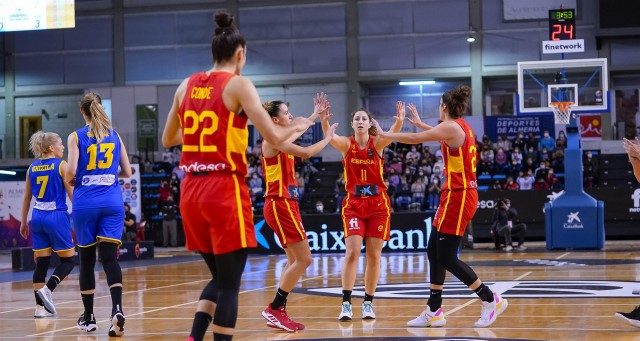 España da un recital para liderar el camino al Eurobasket
