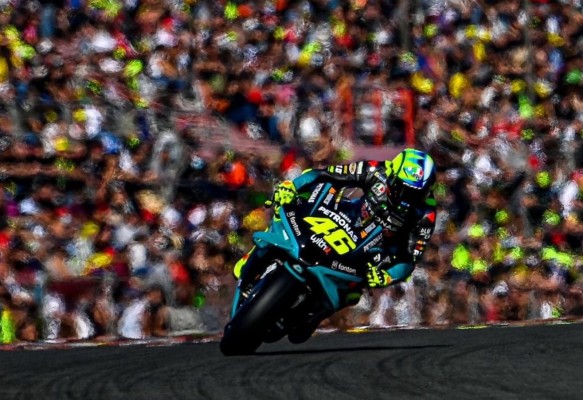 Bagnaia reina en la emotiva despedida de Valentino Rossi de MotoGP