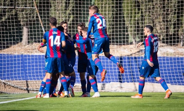 El Atlético Levante UD vence a domicilio al Atlético Mancha Real y consigue su segunda victoria consecutiva