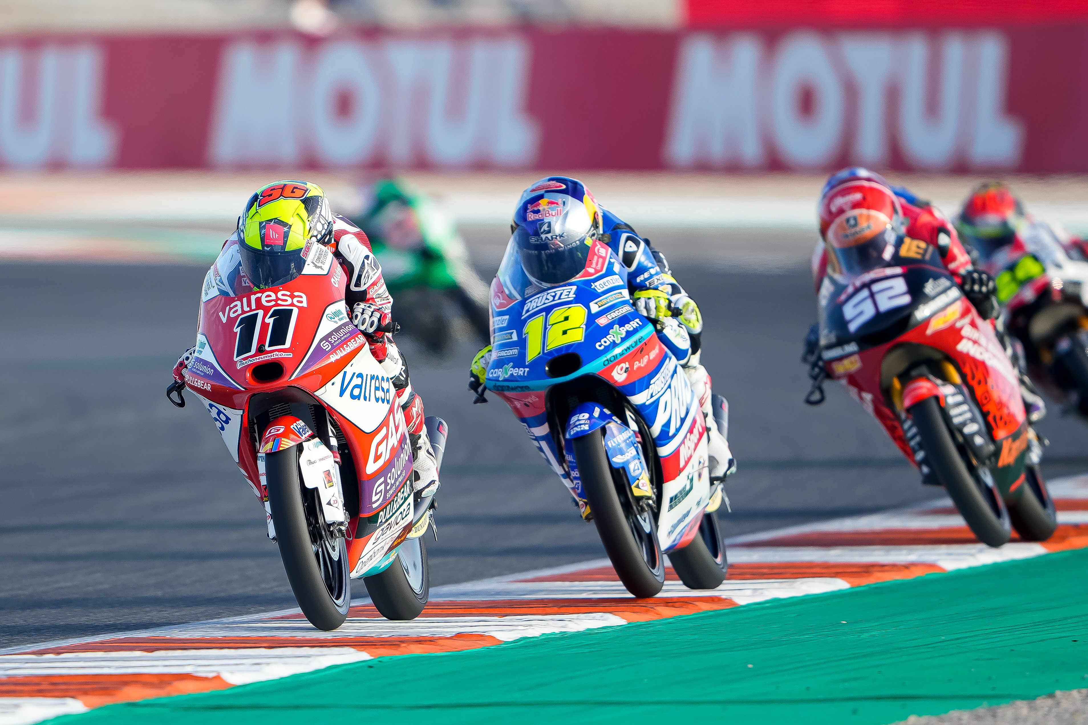 Sergio García Dols acaba segundo en Valencia y confirma su podio en el Mundial de Moto3