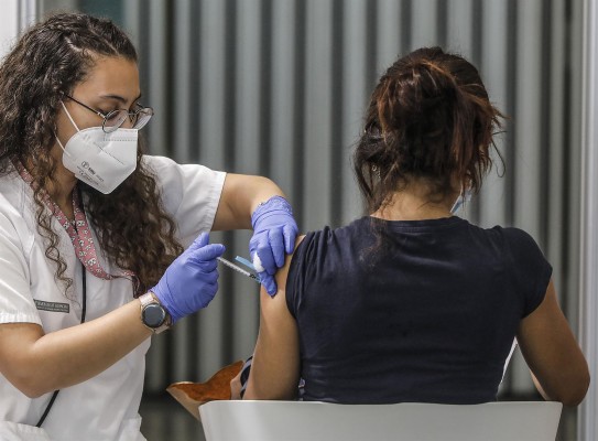 Los vacunados con Janssen podrán pedir cita desde el lunes para recibir la dosis de refuerzo
