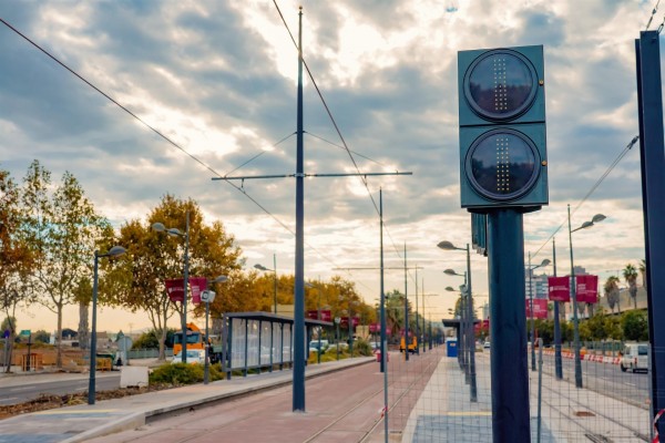 Las obras de la L-10 de Metrovalencia encaran su recta final con la instalación de la señalización