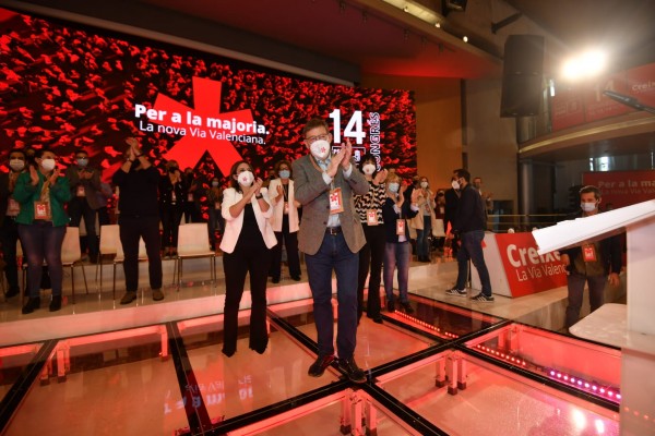Sindicatos y patronal arropan al PSPV: destacan el diálogo social y reivindican la financiación