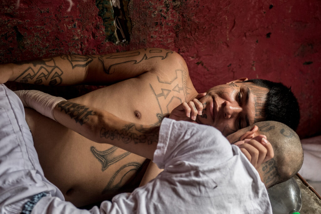 'Imperdonable', un documental sobre un sicario que encuentra el amor en una celda de aislamiento