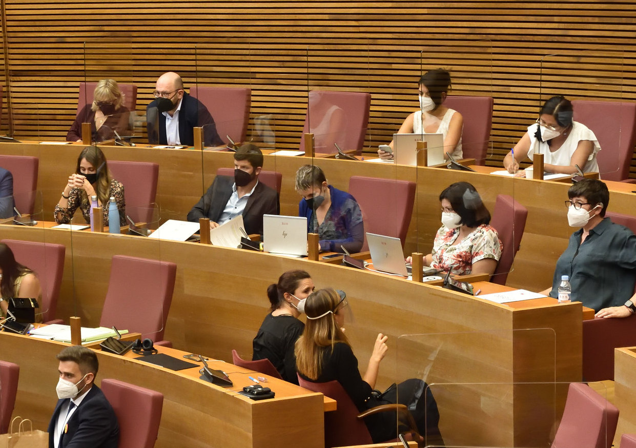 Podem copia al PP una pregunta sobre empleados públicos dirigida al Consell