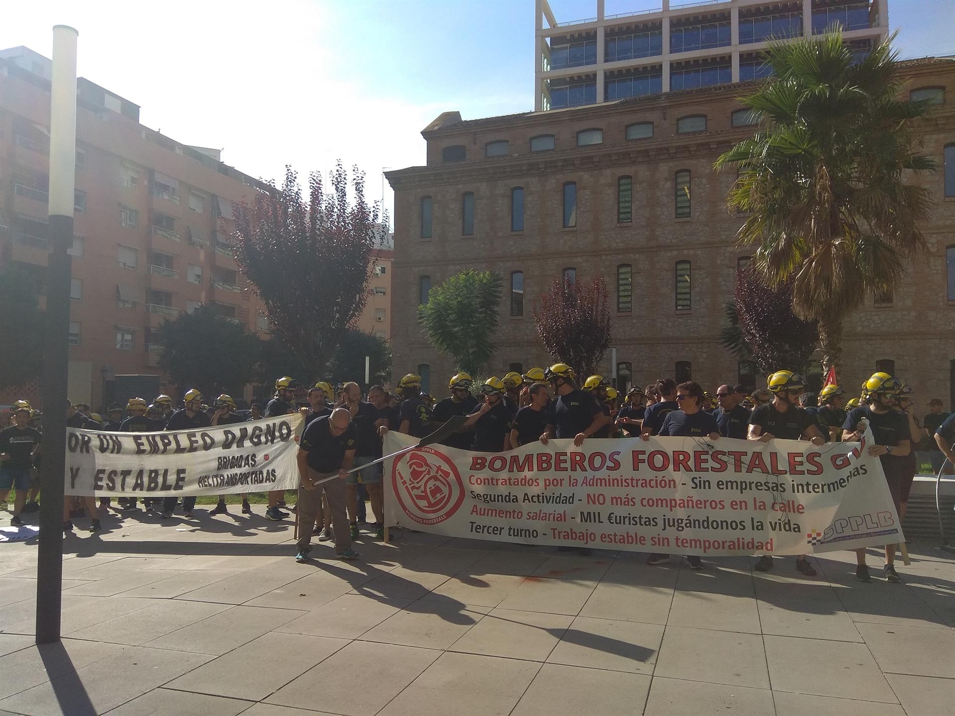 Los bomberos forestales acusan a Bravo de 