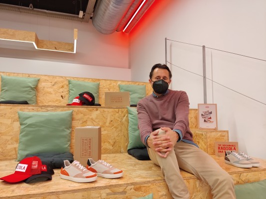 Radiola Shoes, unas 'sneakers' con espíritu retro, ADN sostenible y acompañado de 'influencers' 