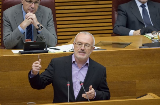 Podemos busca una salida airosa con una comisión de estudio de todos los mataderos