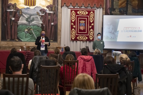 La Diputación acerca la alimentación saludable al alumnado de Penyeta Roja y sus familias