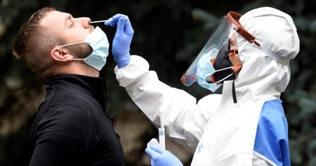 La covid-19 deja dos muertes en la provincia y un brote de origen educativo en Borriol con 14 casos