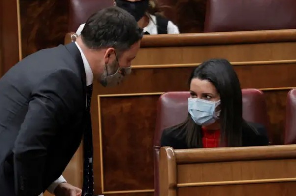Vox, Cs e independentistas rechazan participar en la votación de los candidatos de Gobierno y PP al TC
