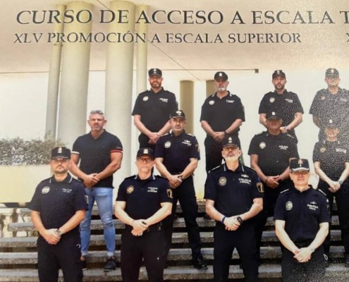 El juzgado autoriza ahora que se le dé el uniforme al inspector de Policía de Santa Pola defenestrado
