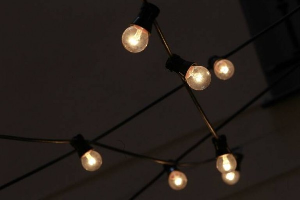 El precio de la luz repunta un 1% este viernes y alcanza su segundo máximo en el mes, con 185,02 euros/MWh
