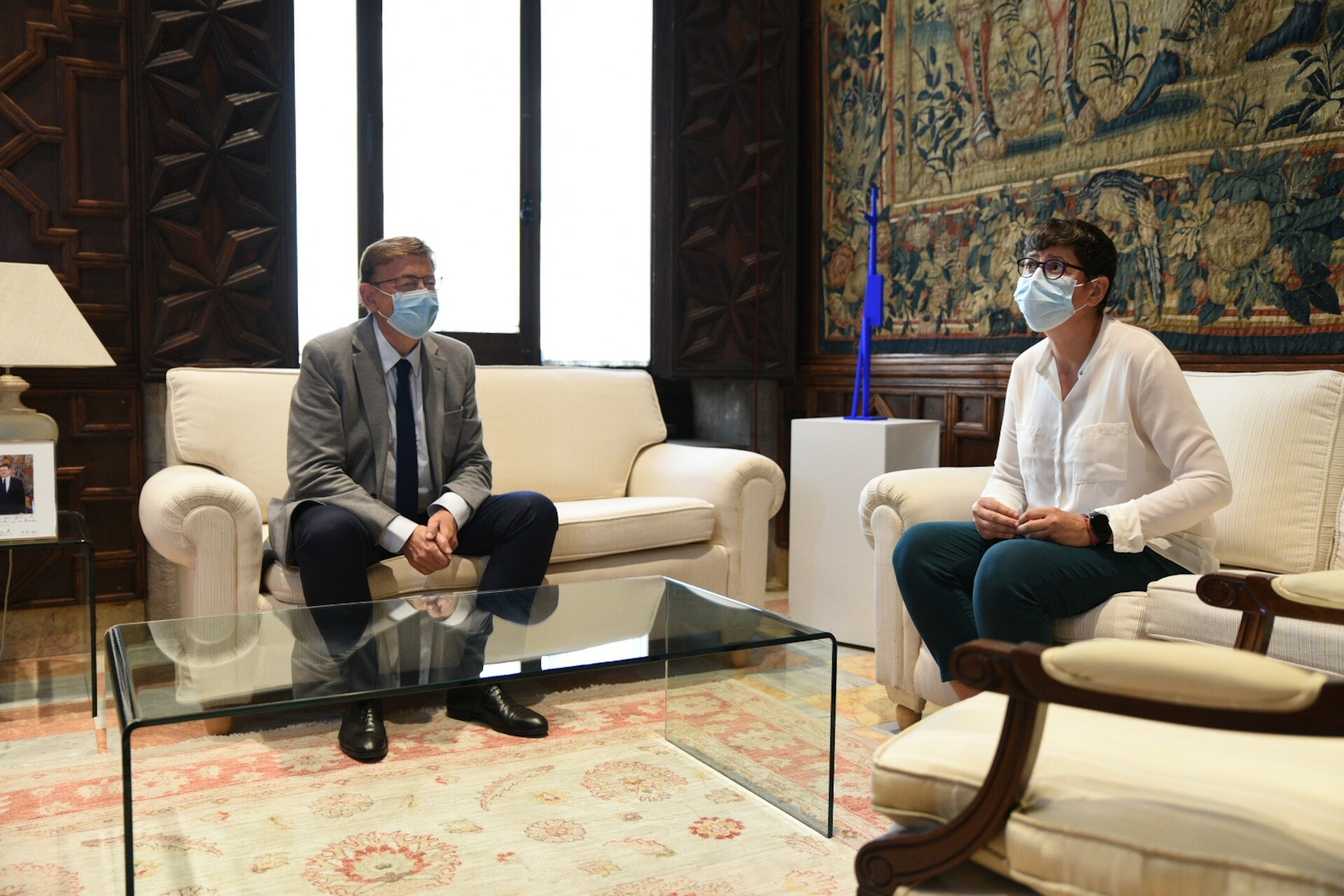 Pilar Lima y Ximo Puig durante una reunión en el Palau. Foto: EP/JORGE GIL - 