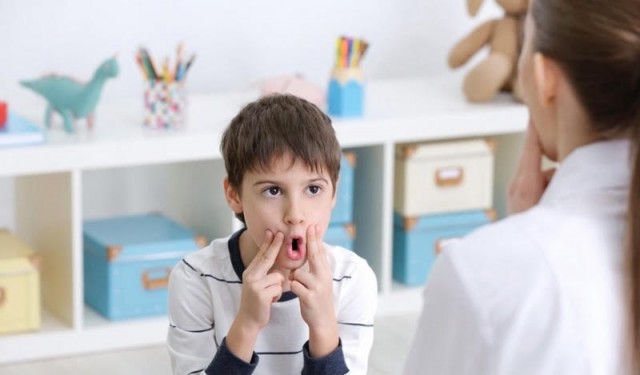 Cobacho: “Los errores del habla de un niño se pueden convertir en vicios adquiridos si no se solucionan pronto”