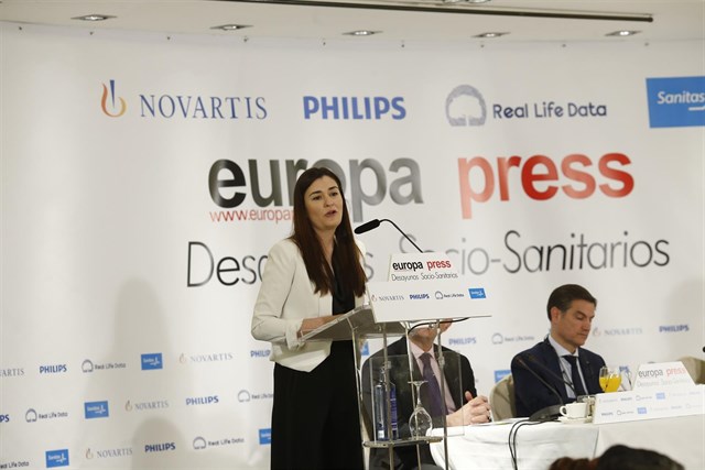 Montón anuncia que Sanidad prohibirá por ley la prórroga del 'modelo Alzira'