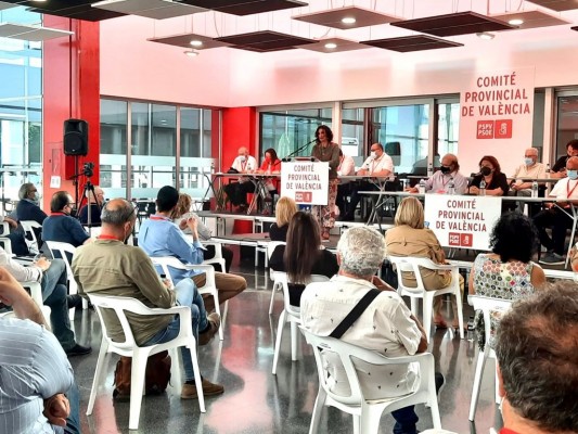 La oposición de Puig se debate entre rechazar la gestión del líder en el Congreso o integrarse