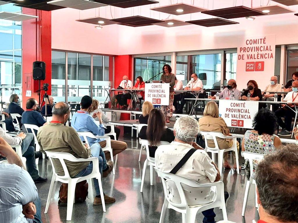 La oposición de Puig se debate entre rechazar la gestión del líder en el Congreso o integrarse