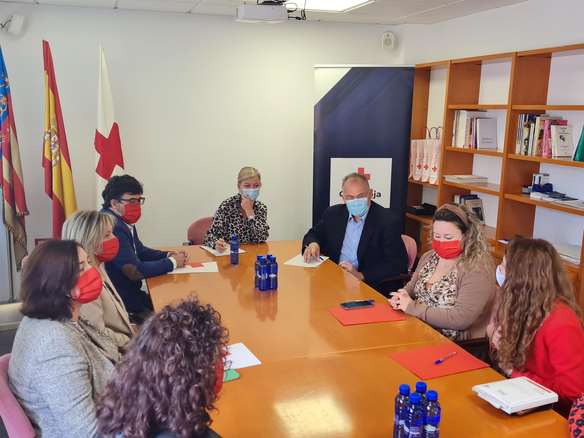 Justicia acuerda con Cruz Roja Castelló un plan contra la violencia de género 