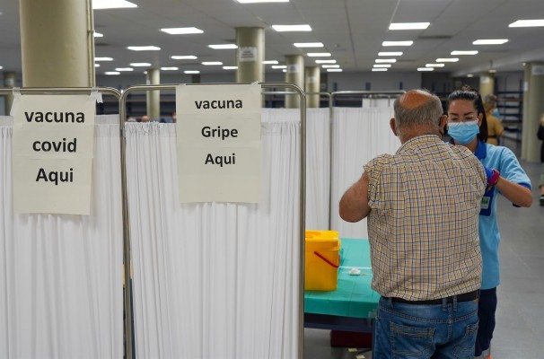  Más de dos millones de españoles ha recibido ya la tercera dosis de la vacuna contra la covid