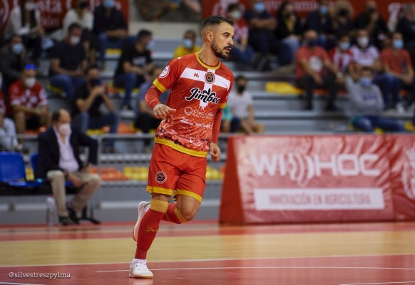 Juanpi será operado de la rodilla izquierda y estará siete meses de baja en el Jimbee