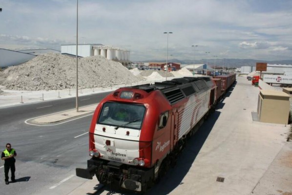 PortCastelló espera comenzar la primera obra ferroviaria en un mes tras la adjudicación oficial